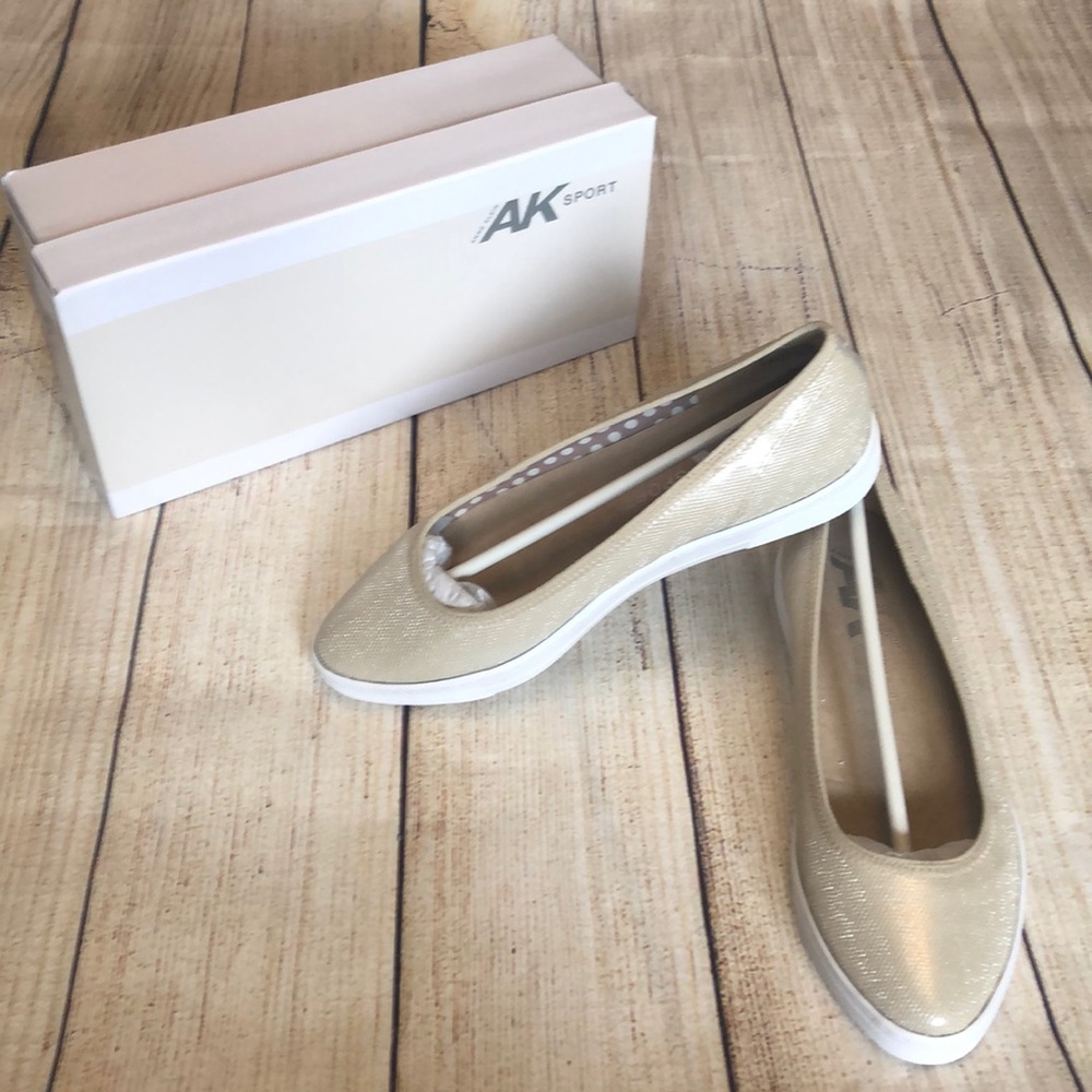 AK Sport Flats